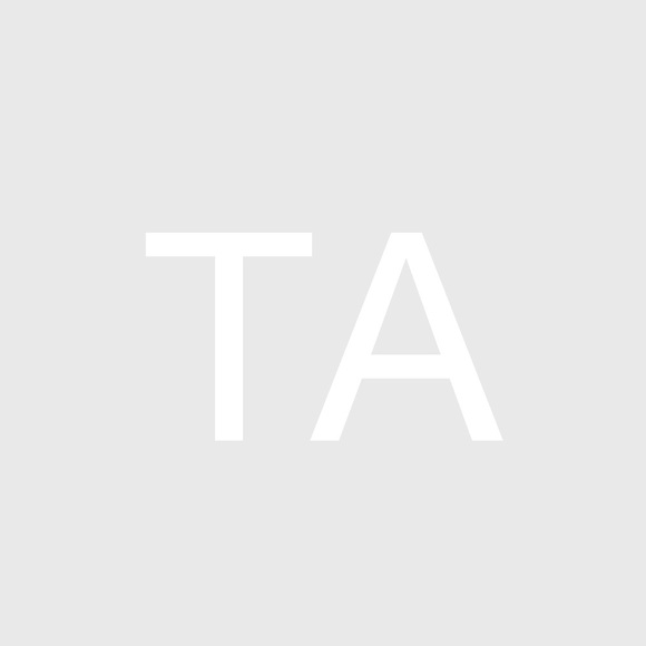 Meet your Posher, Teodora - Picture 1 of 1